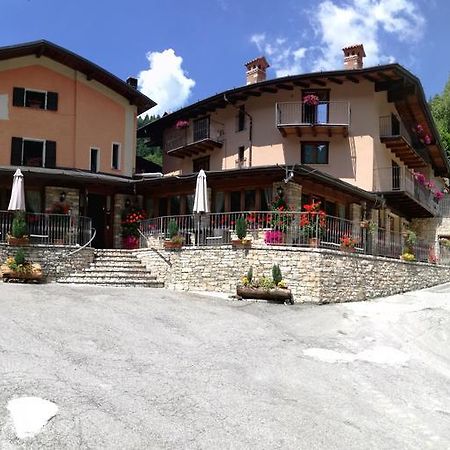 Agriturismo Cornei Da Nadia Pension Collio Buitenkant foto